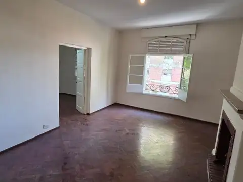 Departamento en quinta sección en calle leonidas aguirre