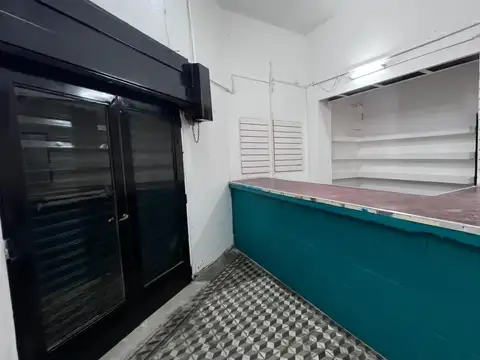 Local comercial en alquiler 200mts rev de mayo