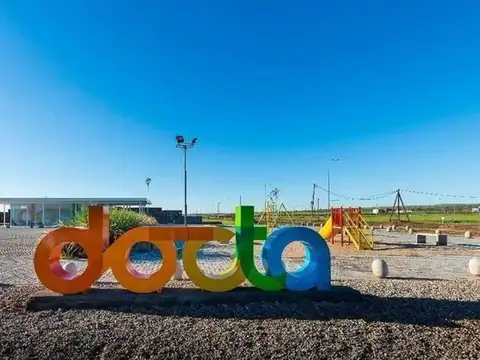 Remax vende lote esquina en docta central