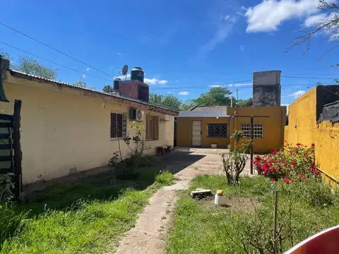 Venta casa + departamento y doble frente