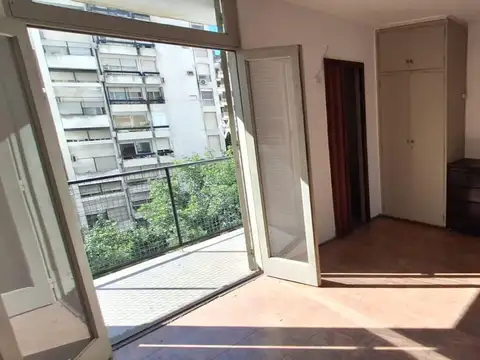 Departamento de 1 dormitorio con balcón al frente en alquiler, barrio martin
