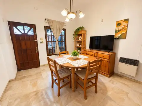 Venta ph de 4 dormitorios con cochera barrio pichincha, rosario