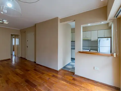 Alquiler - departamento de 2 dormitorios con balcón - pichincha, rosario.