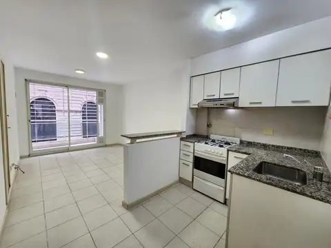 Alquiler departamento 1 dormitorio con balcon y patio