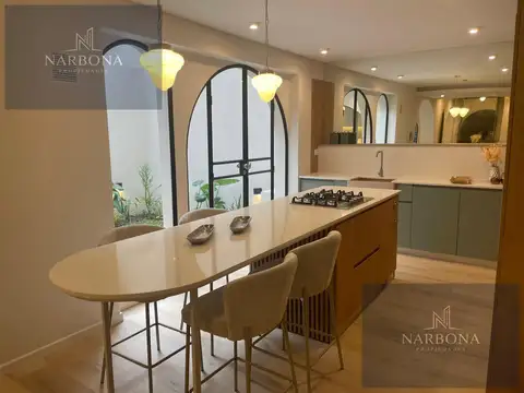 Venta casa 3 dormitorios   comodín, quincho, cochera, terraza con pileta y  patio en barrio lourdes