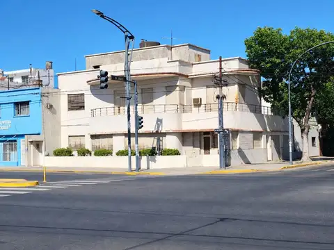 Uso intitucional/comer - casa  av. san martín y bv. seguí