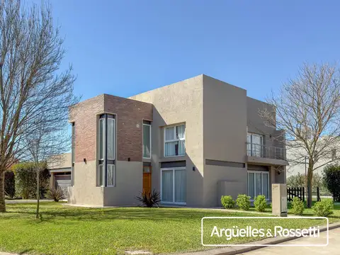 Venta casa 3 dormitorios funes