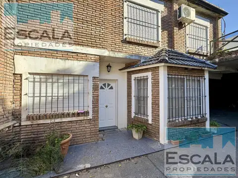 Casa de 2 dormitorios con galpon en alquiler - barrio industrial