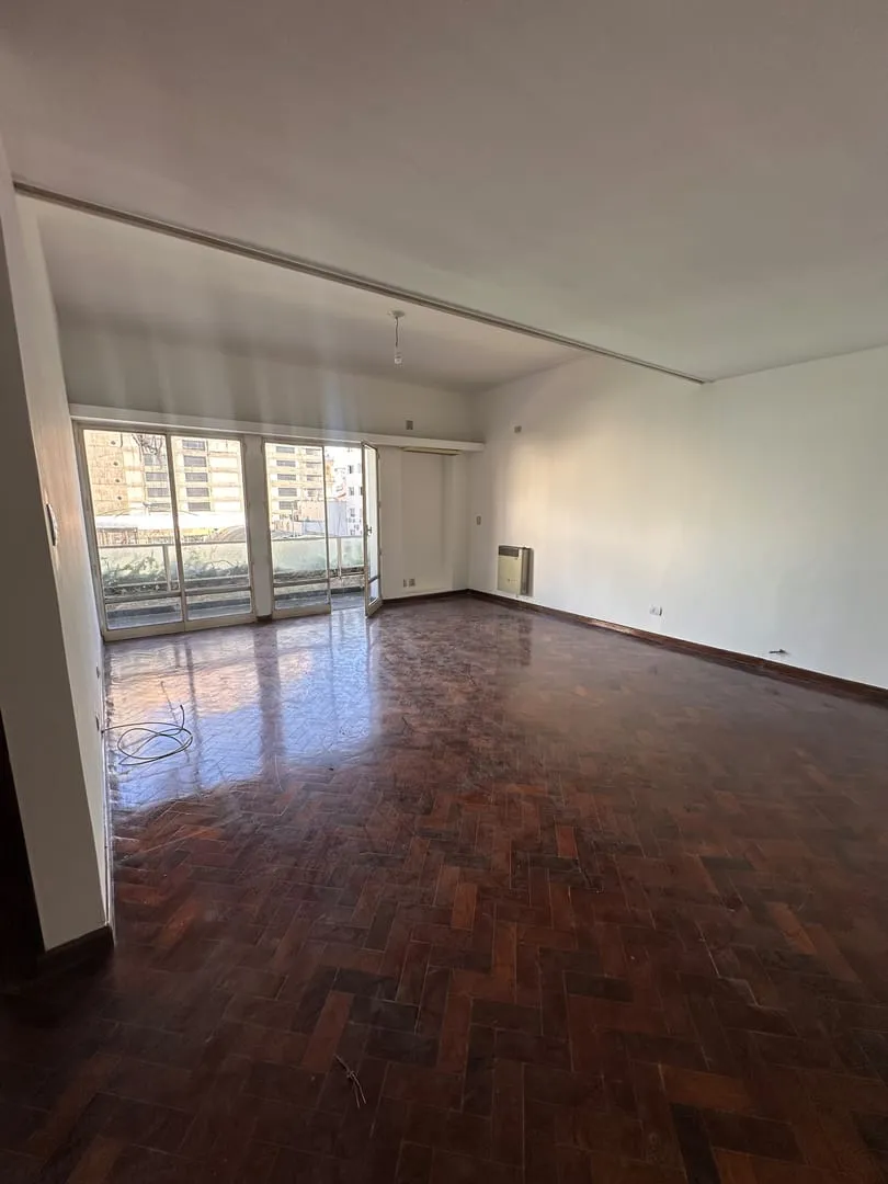 DEPTO EN ALQUILER IDEAL PARA AGREGAR CONSULTORIO INDEPENDIENTE