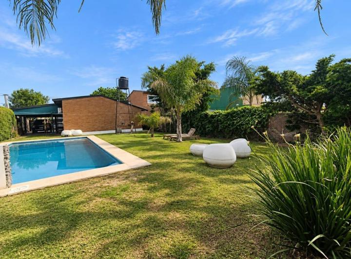 Casa · 87m² · 5 Ambientes · 2 Cocheras