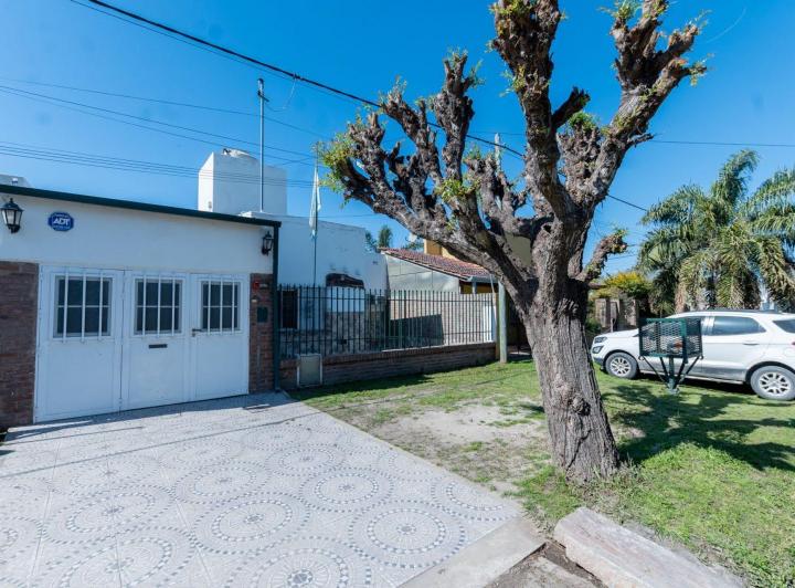 Casa · 160m² · 4 Ambientes · 2 Cocheras