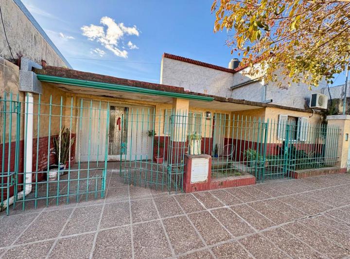 Casa · 195m² · 4 Ambientes · 1 Cochera