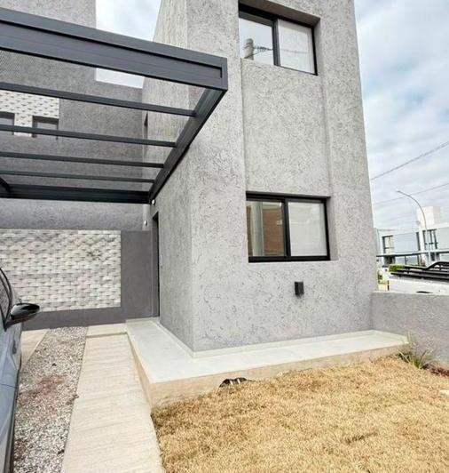 Casa · 125m² · 4 Ambientes · 1 Cochera