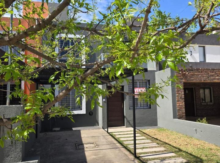 Casa · 150m² · 3 Dormitorios · 1 Cochera