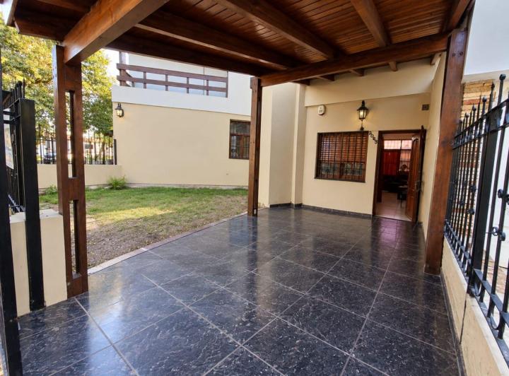 Casa · 130m² · 3 Ambientes · 1 Cochera
