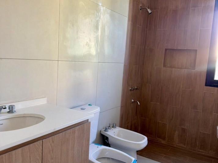Casa · 143m² · 3 Dormitorios · 1 Cochera