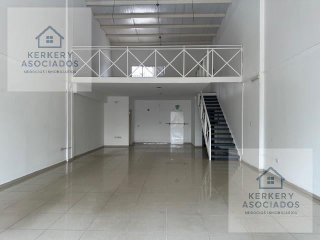 Local comercial · 130m² · 4 Ambientes