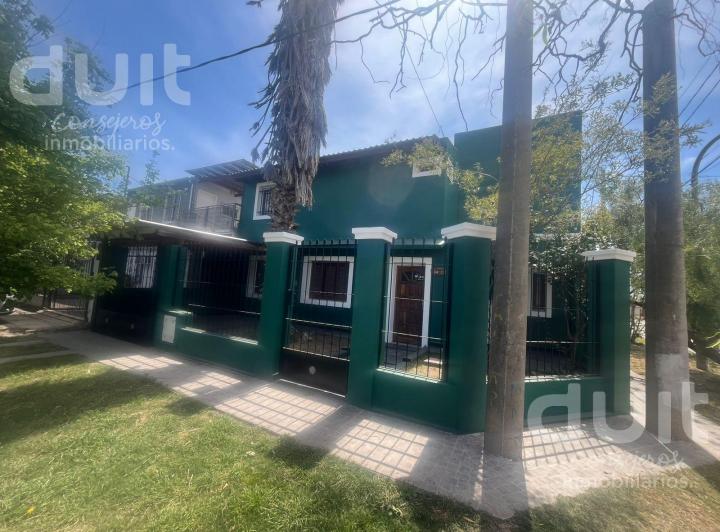 Casa · 185m² · 3 Dormitorios · 3 Cocheras