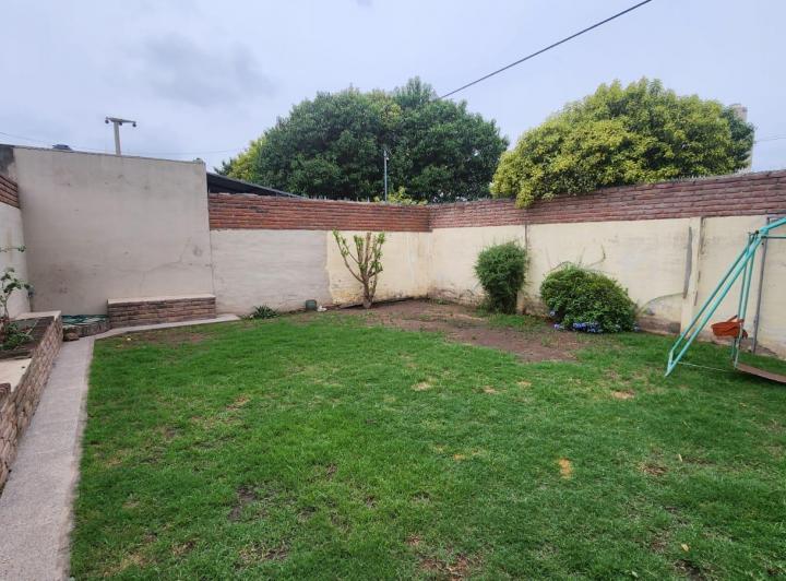 Casa · 200m² · 3 Ambientes · 2 Cocheras