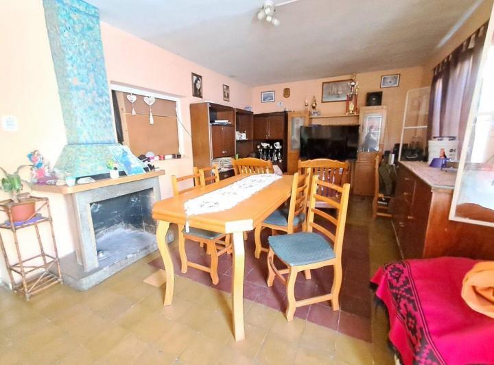 Casa · 103m² · 4 Ambientes · 2 Cocheras