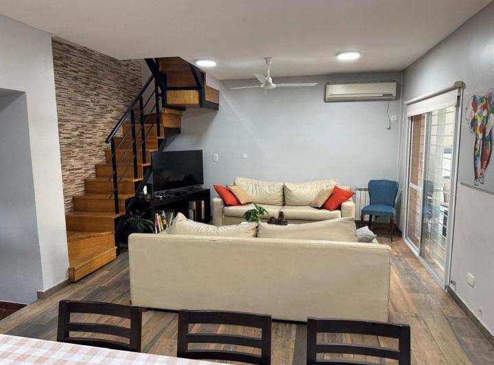 Casa · 164m² · 6 Ambientes · 2 Cocheras