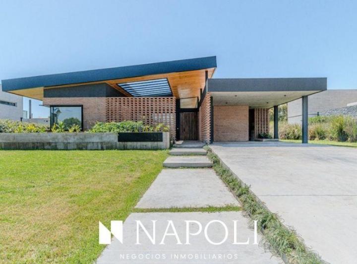 Casa · 253m² · 5 Ambientes