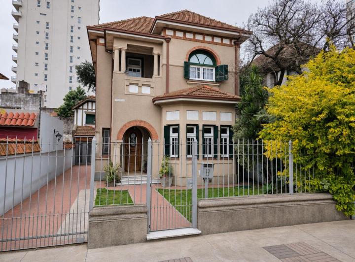 Casa · 279m² · 5 Ambientes · 4 Cocheras