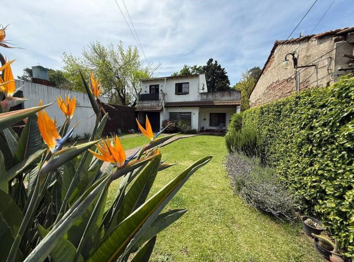 Casa · 165m² · 5 Ambientes · 2 Cocheras