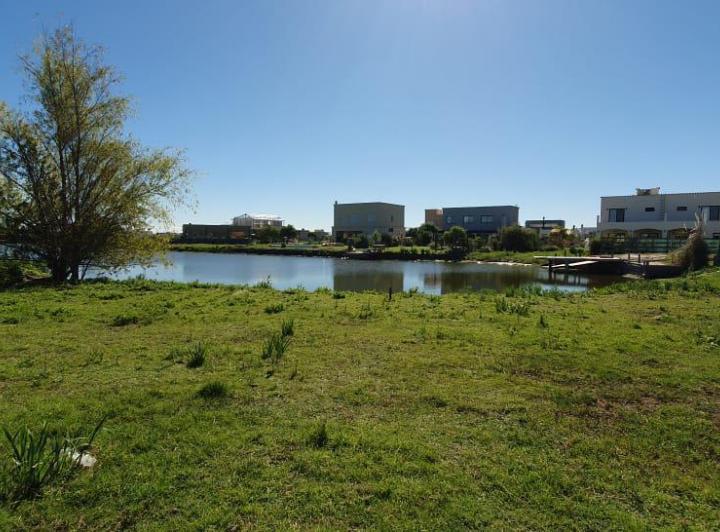 Terreno · 1142m²