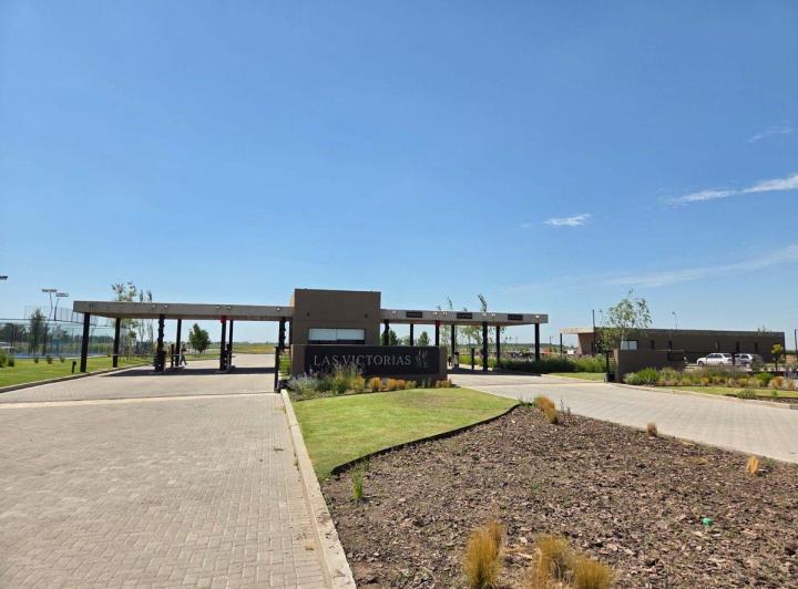 Terreno · 601m²