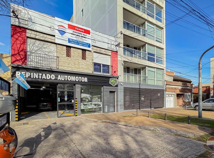 Local comercial · 296m²