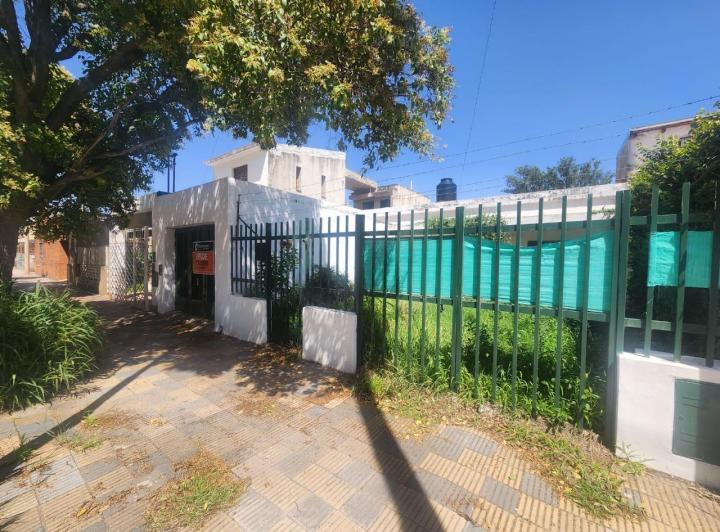 Casa · 80m² · 2 Ambientes · 1 Cochera