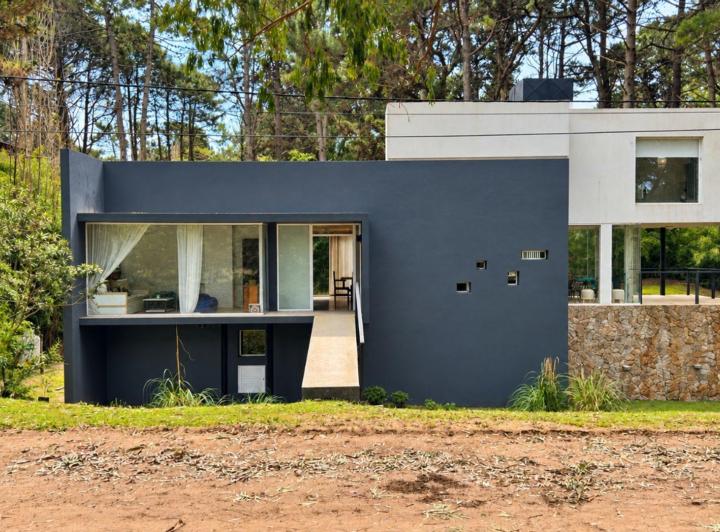 Casa · 230m² · 7 Ambientes · 1 Cochera