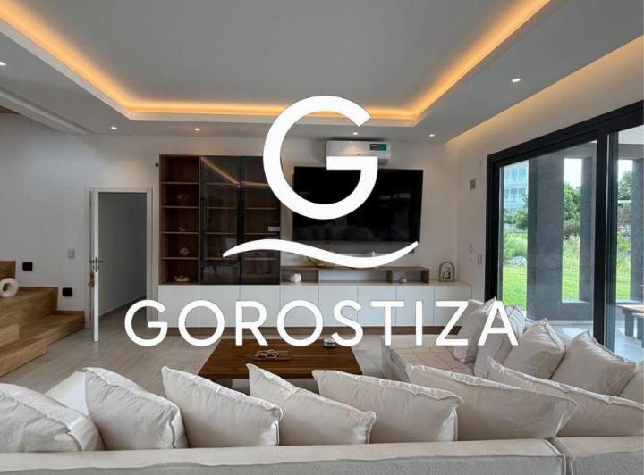 Casa · 306m² · 7 Ambientes