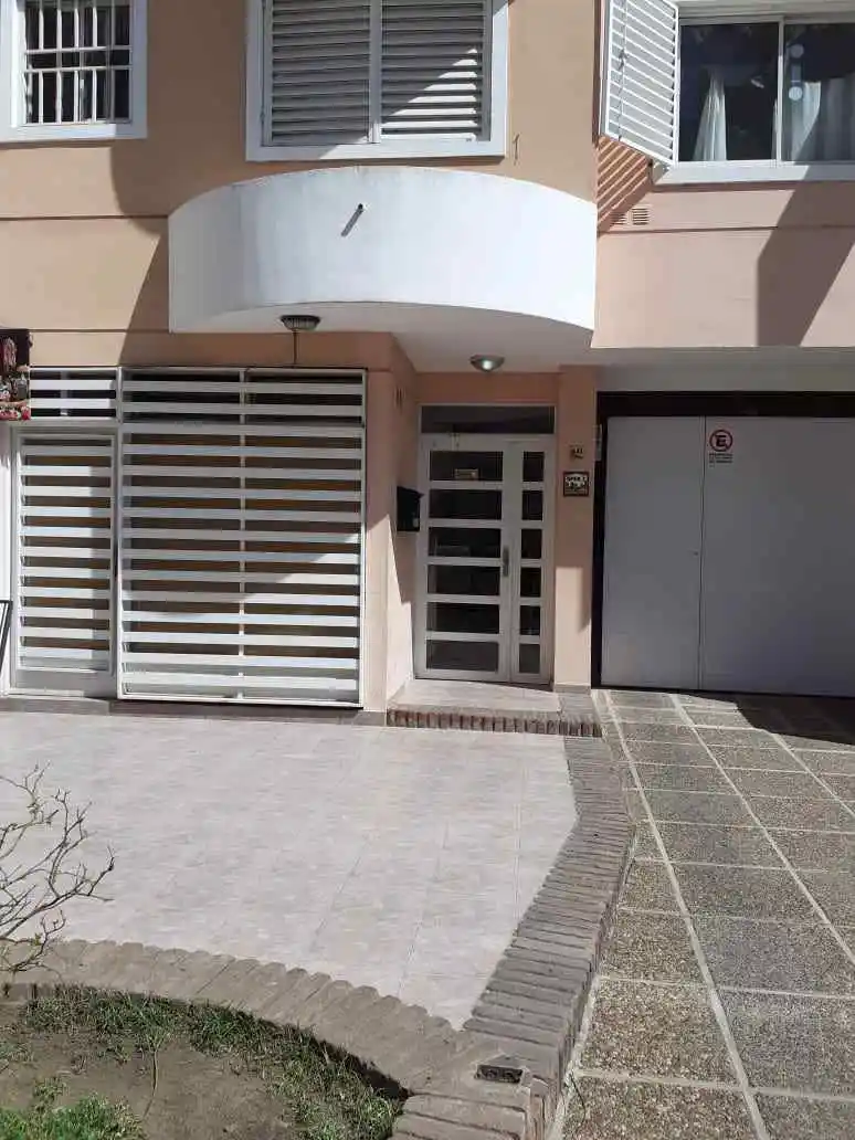 Alberdi - Santa Fe 43 C/Sep Placard, A mts Shopping y Jefatura, Ajuste Semestral