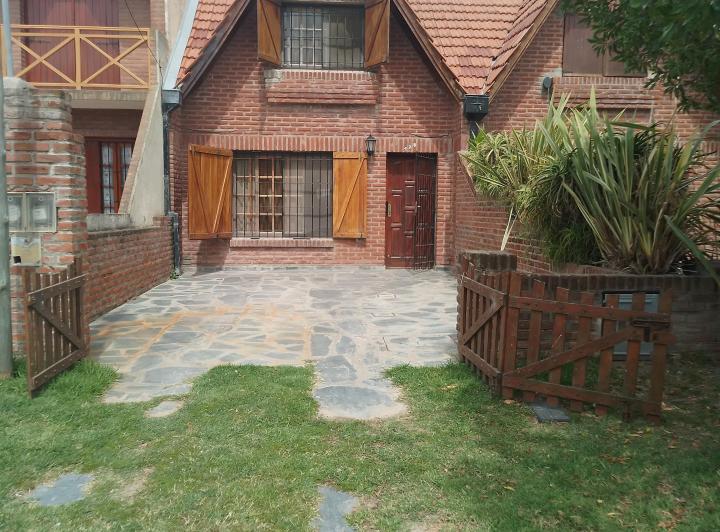 Casa · 66m² · 3 Ambientes · 1 Cochera