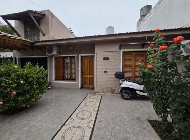 Casa · 180m² · 4 Ambientes · 1 Cochera