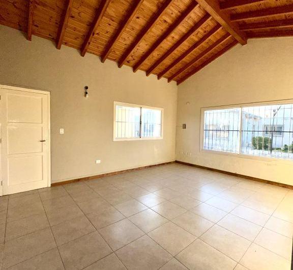 Casa · 90m² · 3 Ambientes · 1 Cochera