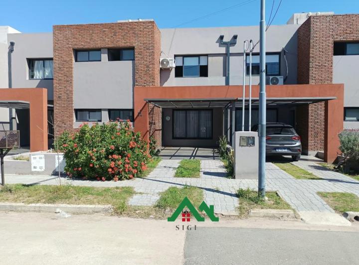 Casa · 120m² · 5 Ambientes · 1 Cochera