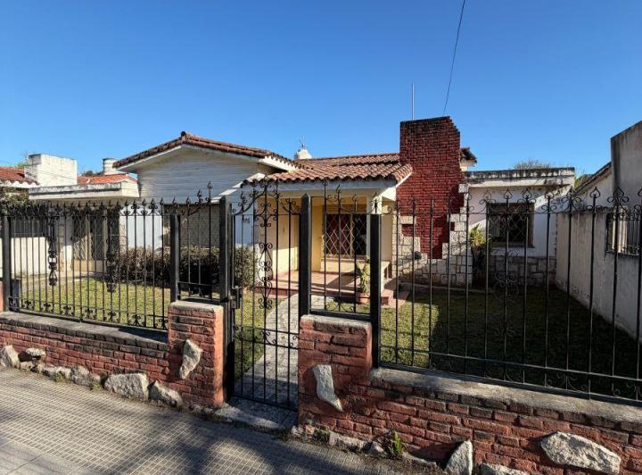 Casa · 187m² · 5 Ambientes · 2 Cocheras