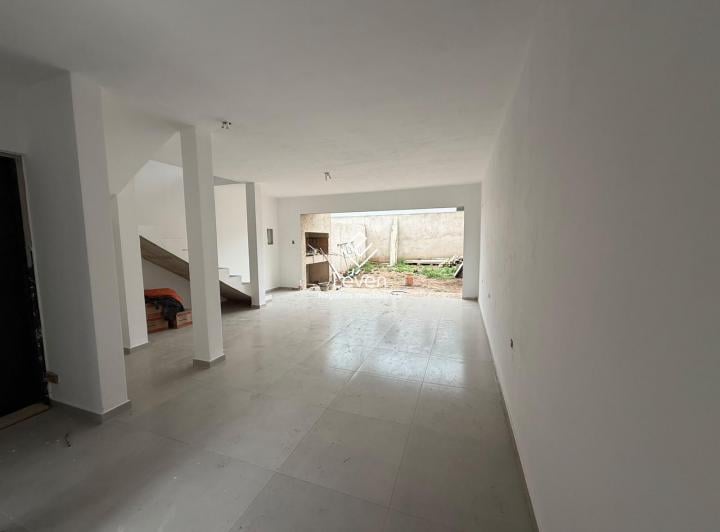 Casa · 130m² · 5 Ambientes · 2 Cocheras