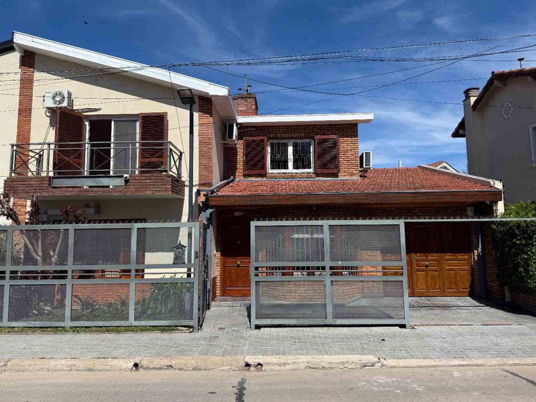 ALQUILER CASA C/JARDIN PILETA PARRILLA - SAAVEDRA