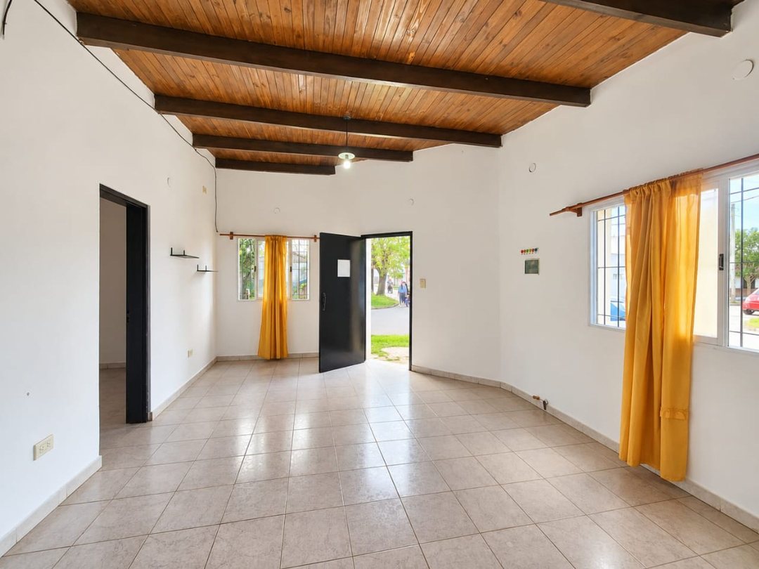 CASA EN VENTA LA PLATA, COCHERAS, INVERSOR