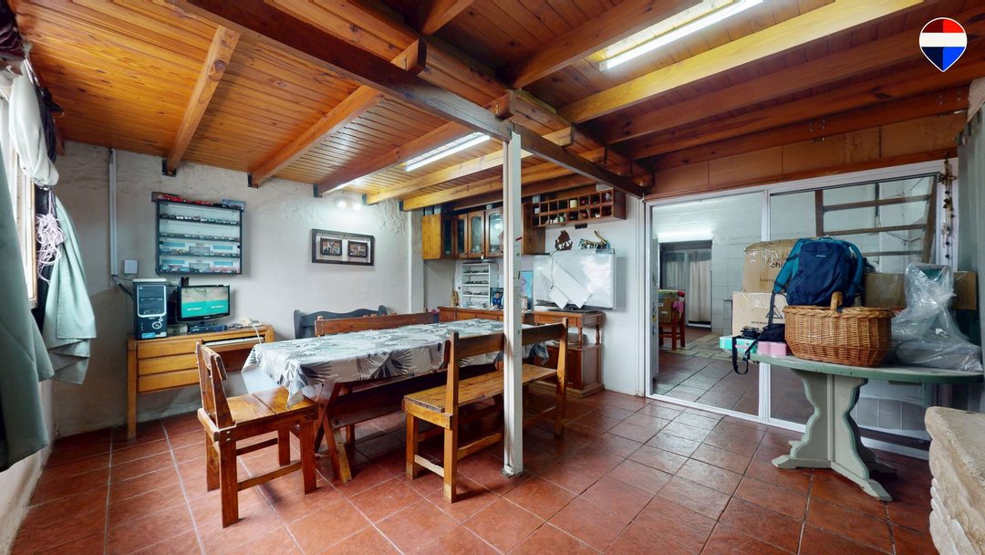 VENTA  LOCAL TALLER CON VIVIENDA ITUZAINGO