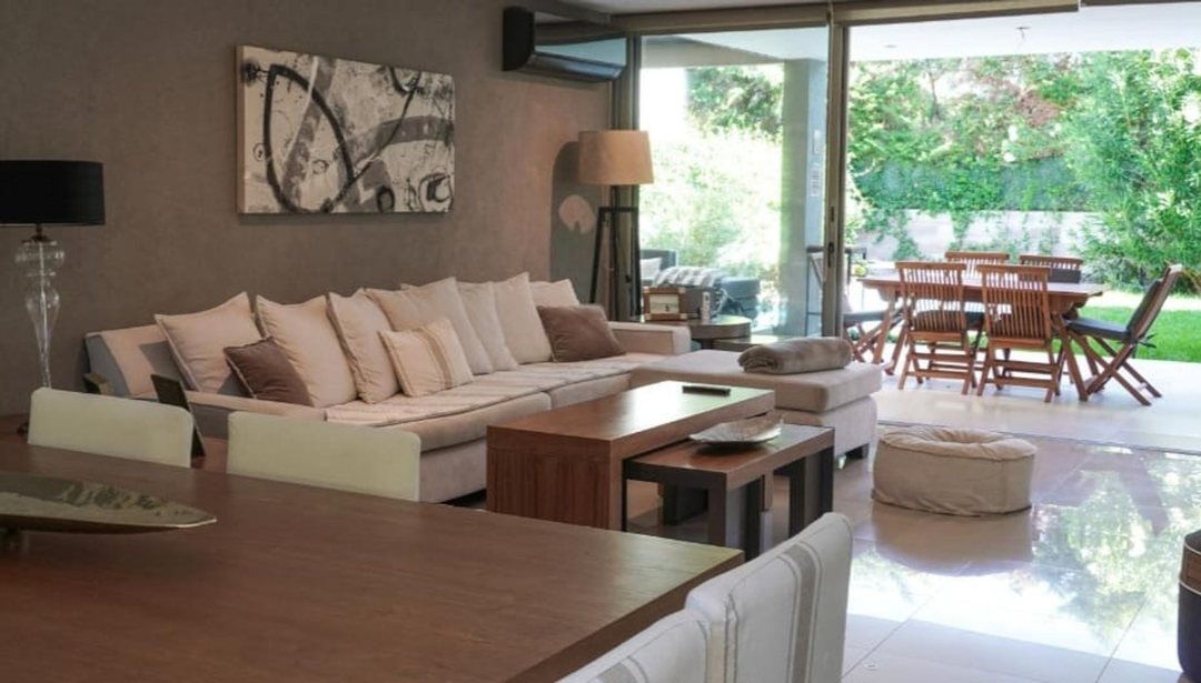 CASA EN VENTA BARRIO DALVIAN