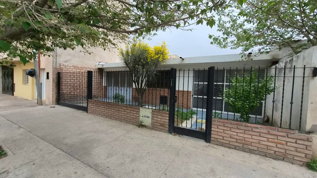 VENTA CASA BARRIO AMPYYA