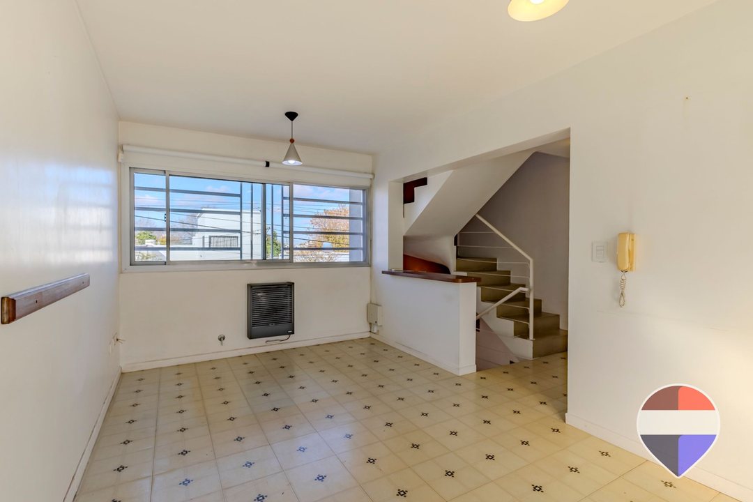 DEPARTAMENTO EN VENTA, 2 DORMITORIOS, CON COCHERA