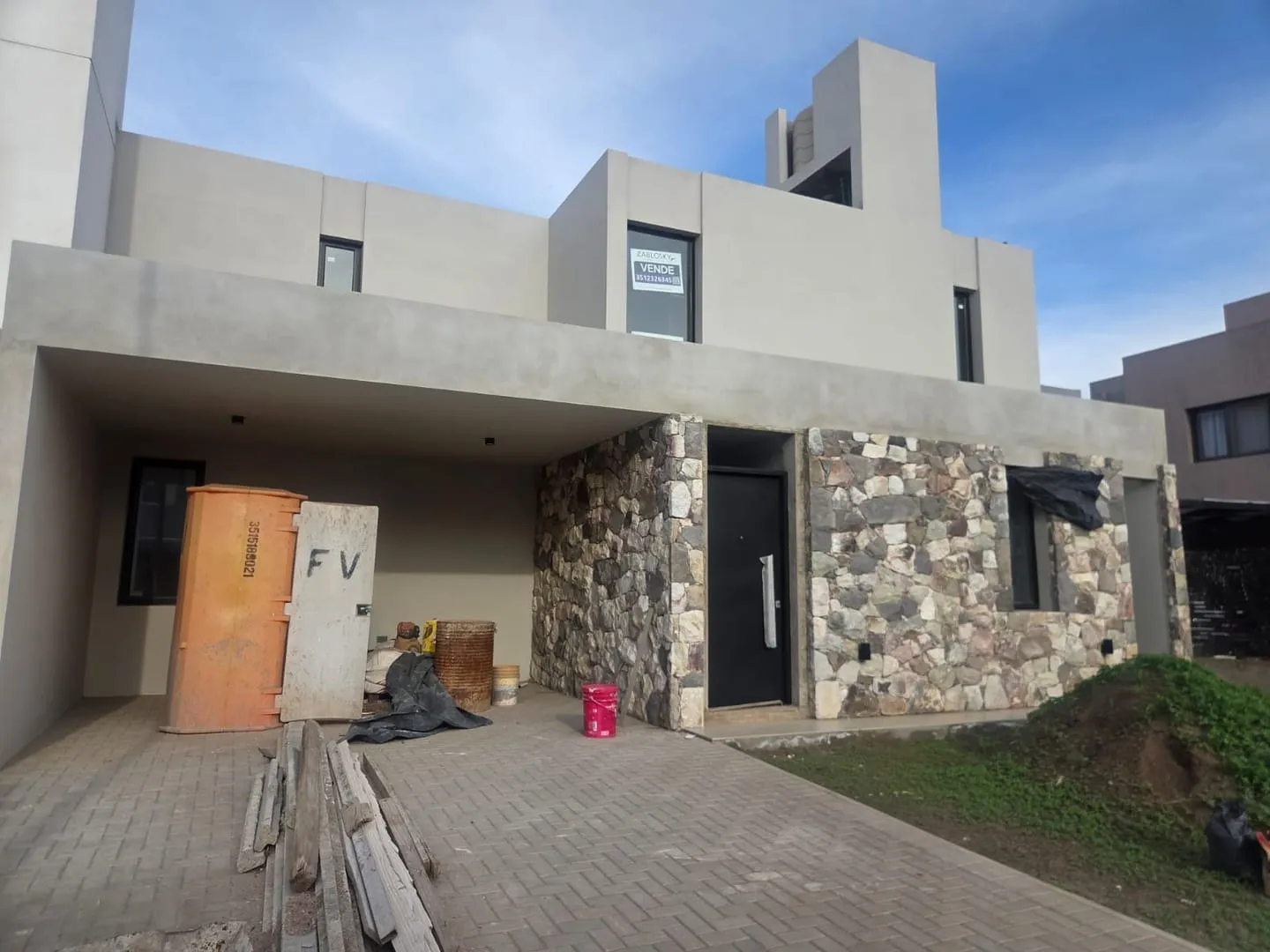 MANANTIALES - TERRAZAS DE MANANTIALES - CASA EN VENTA