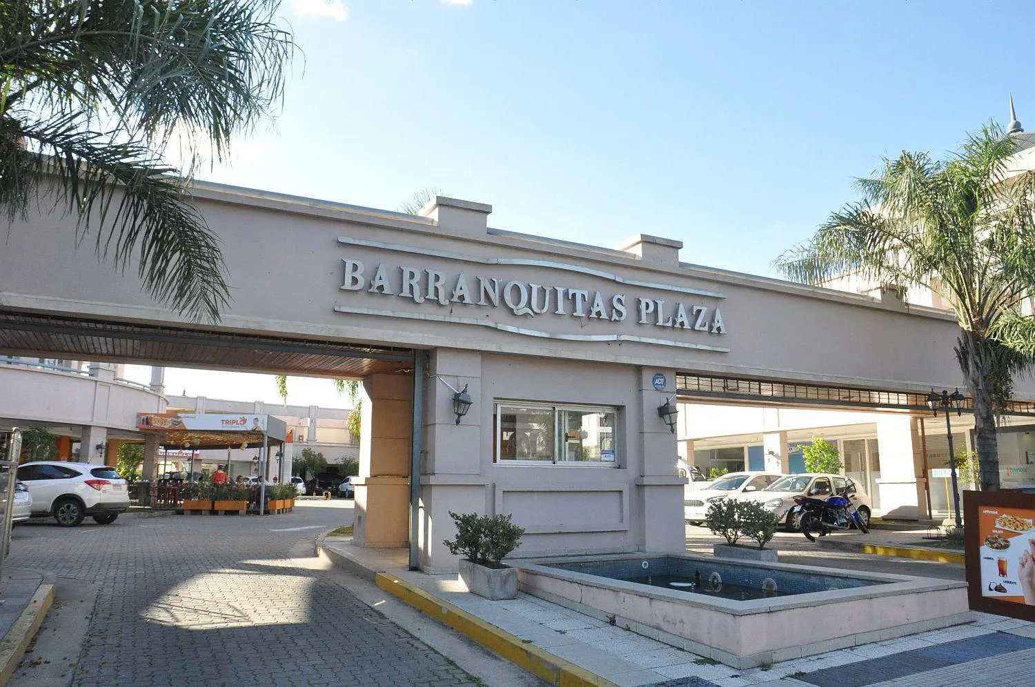 LOCALES EN ALQUILER DE 2-3 Y 4  AMBIENTES COMPLEJO BARRANQUITAS PLAZA URCA CON S...
