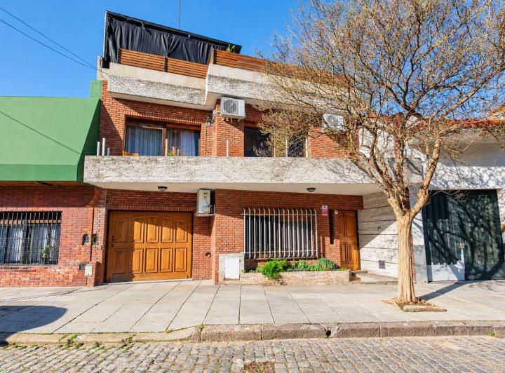 Casa · 151m² · 4 Ambientes · 1 Cochera